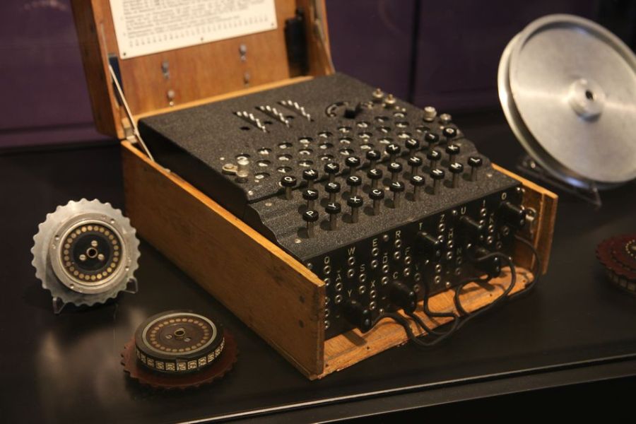 Az Enigma Kódja munkatársaknak