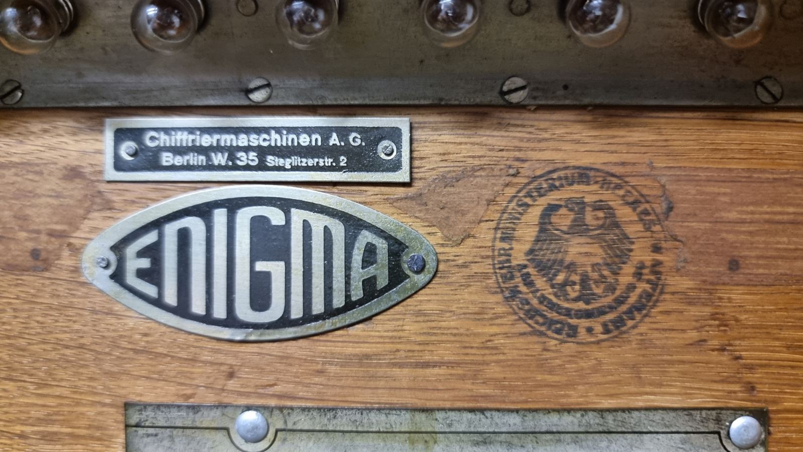 Az Enigma Kódja munkatársaknak